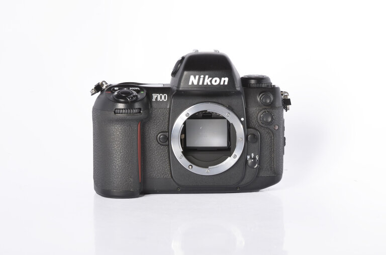 Nikon Nikon F100 Professional 35mm F mount Camera Body *