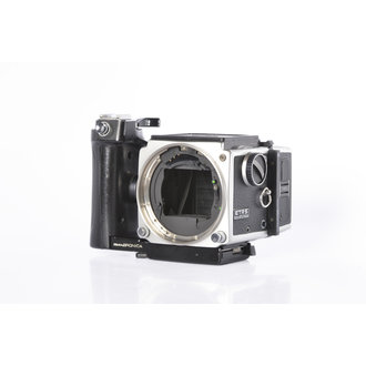 Bronica Zenza Bronica ETRS Camera Body w/ speed grip & 120 back (NO PRISM) Bronica Zenza Bronica ETRS Camera Body w/ speed grip & 120 back (NO PRISM)
