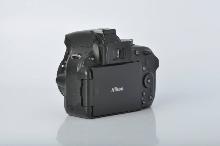 Nikon Nikon D5200 Body Only