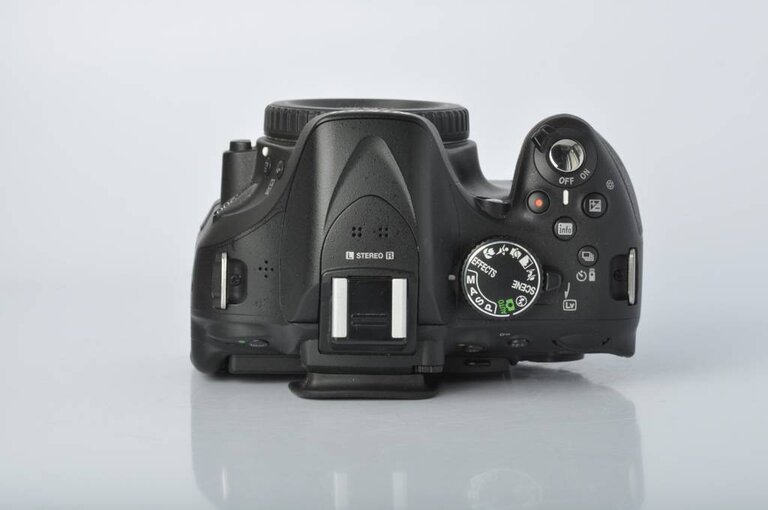 Nikon Nikon D5200 Body Only