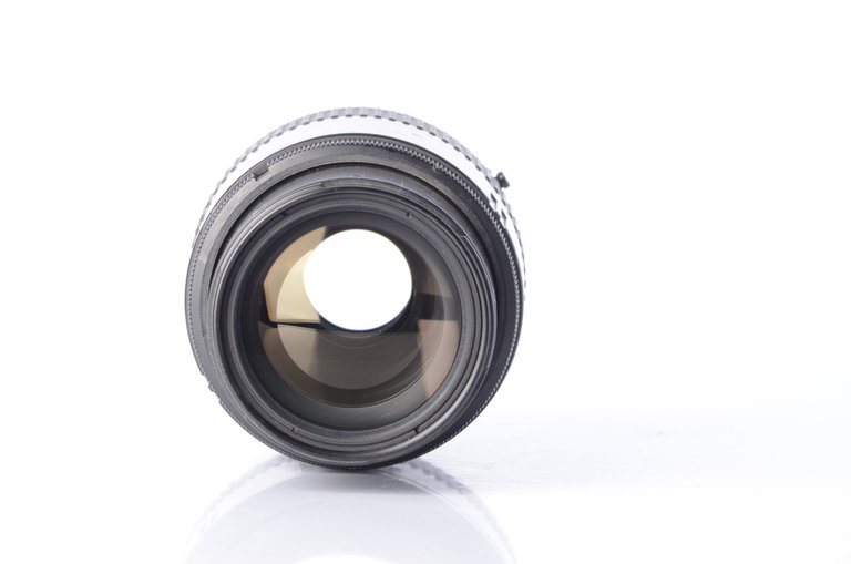 Nikon Nikon 35-105mm f/3.5-4.5 D Zoom Autofocus Lens *