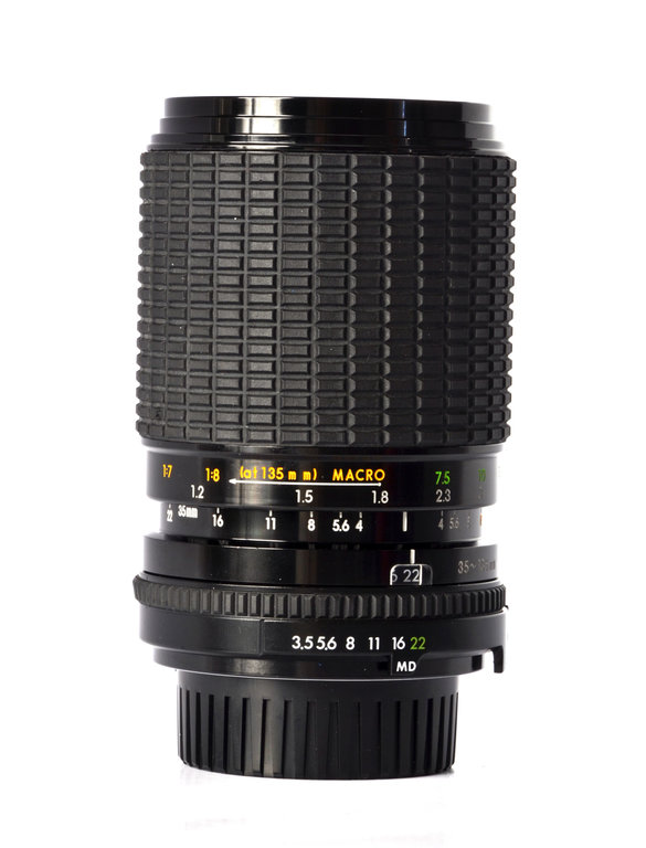 Minolta Sigma 35-135mm f/3.5-4.5 Zoom III