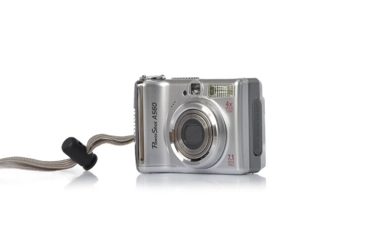Canon Canon Powershot A560 7.1MP Digital Point and Shoot Camera Kit  w/ Box, Software, Manual, Strap,  etc.