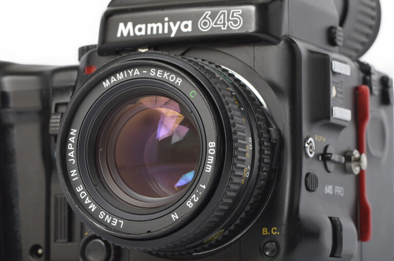 Mamiya Mamiya M645 Pro Full Kit with Pro 120 Back, Motor Grip, 90° Diopter Prism Eyepiece