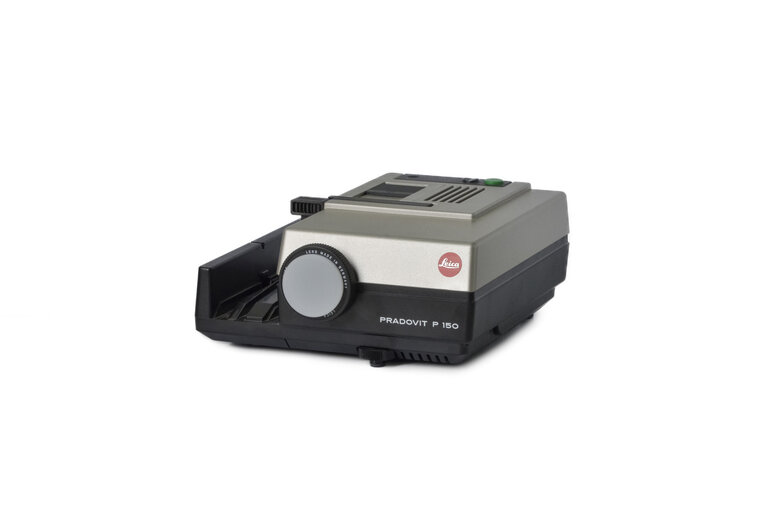 Leica Leica Pradovit Color 150 with: Hektor-P2 85mm f/2.8 35mm Slide Projector