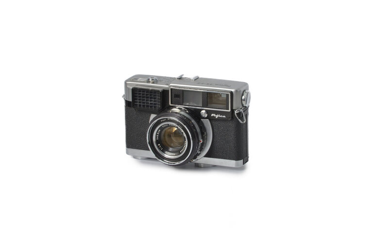 Fujica Fujica 35-EE 35mm Film Rangefinder Camera