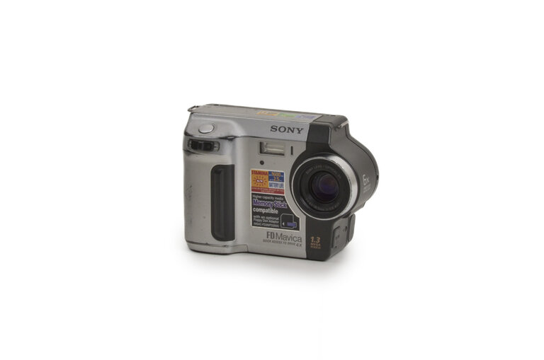 Sony Sony FD Mavica 1.3MP Floppy Disk Digital Point and Shoot 90s Camera