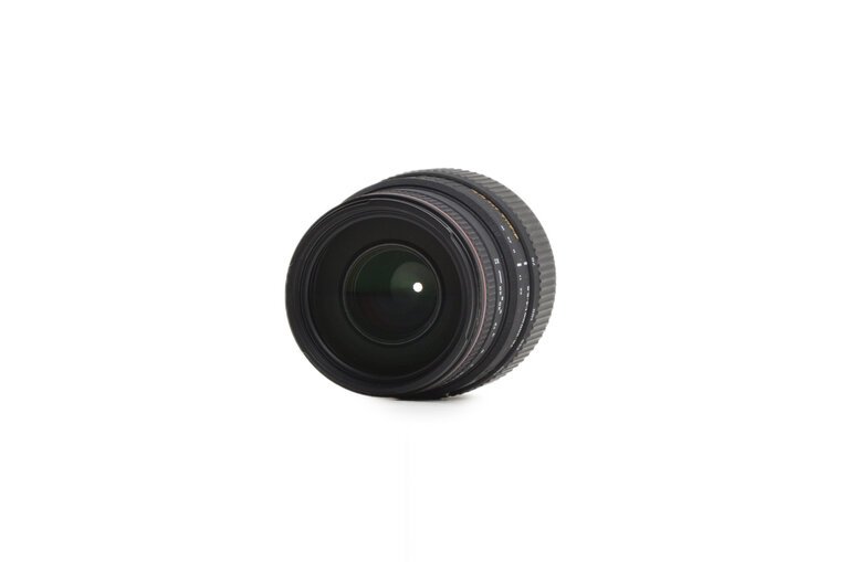 Sigma Sigma 70-300mm f/4-5.6 APO DG Macro Zoom Lens with Built in Motor Drive for Nikon F-Mount
