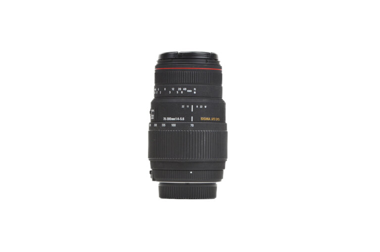 Sigma Sigma 70-300mm f/4-5.6 APO DG Macro Zoom Lens with Built in Motor Drive for Nikon F-Mount