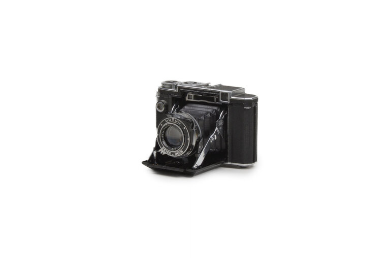 Zeiss Zeiss Ikon Super Ikomat 530/16 6x6 Medium Format Film Camera