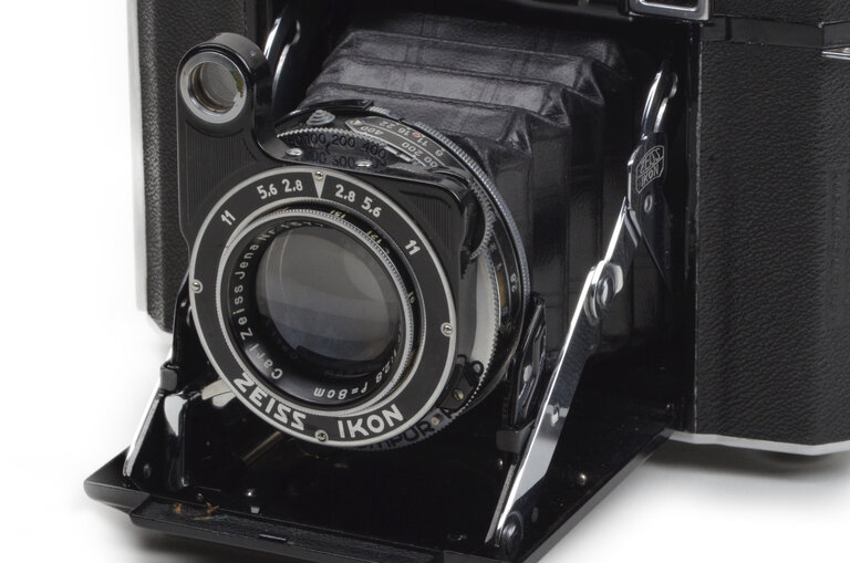 Zeiss Zeiss Ikon Super Ikomat 530/16 6x6 Medium Format Film Camera