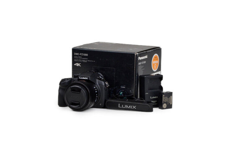 Panasonic Panasonic Lumix DMC-FZ1000 Mirrorless Digital Camera with Leica 25-400mm Lens
