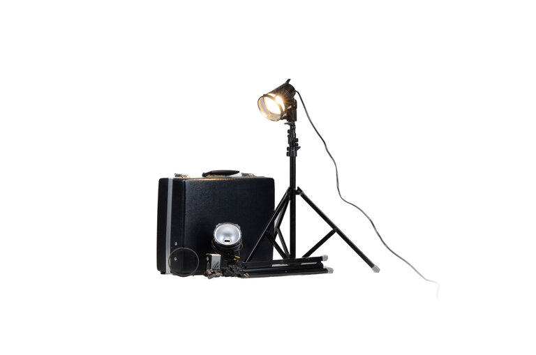 Smith Victor Smith-Victor 700 SG Dual Polarizer-Cross-Polarization Art Replication Lighting Kit (x2 Lights, Stands, Polarizers & Case)