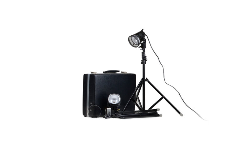 Smith Victor Smith-Victor 700 SG Dual Polarizer-Cross-Polarization Art Replication Lighting Kit (x2 Lights, Stands, Polarizers & Case)