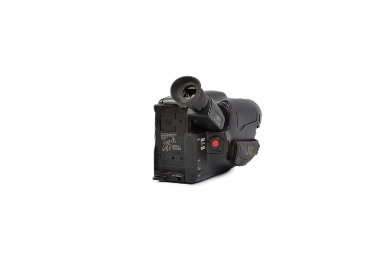 JVC JVC GR-AX910U VHS-C Camcorder Kit in Case w/ AV Cable, Charger + Battery