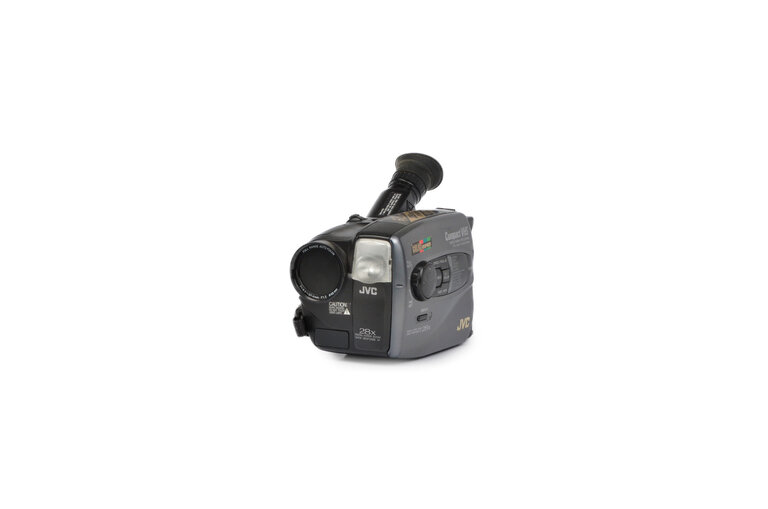 JVC JVC GR-AX910U VHS-C Camcorder Kit in Case w/ AV Cable, Charger + Battery