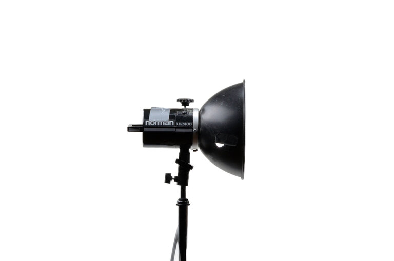 Norman LH2400 Studio Strobe with Reflector