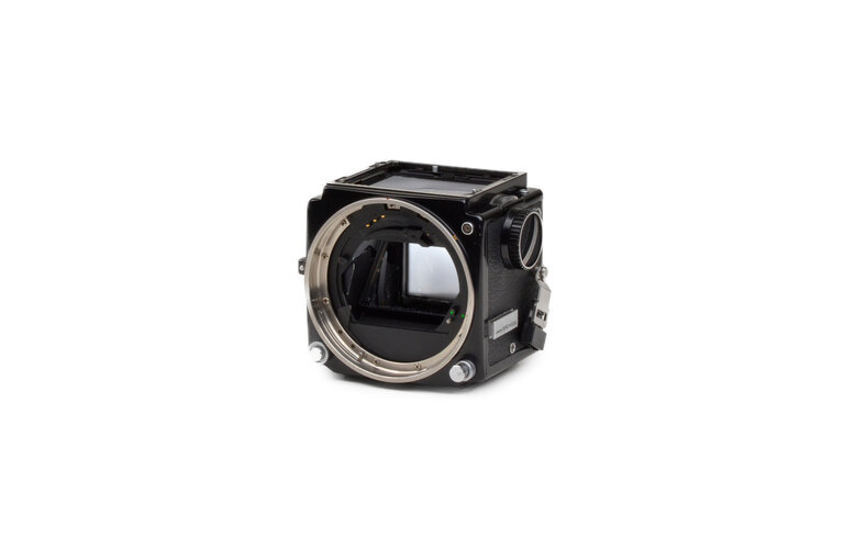 Bronica Zenza Bronica ETR (1st Gen) 6x4.5 Medium Format Camera w/ Crank (body only)