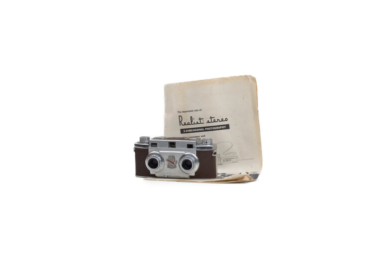 Revere Stereo 33 - Twin Lens 3D 35mm Film Camera