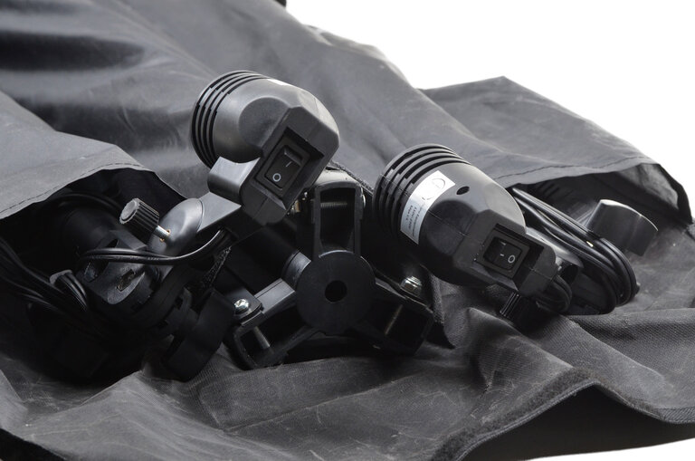 LS Studio 3x Light Stand kit with 2x Standard US Household Bulb Fixtures