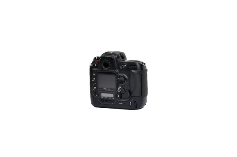 Nikon Nikon D2x DSLR Camera Body + MH-21 Quck Charger