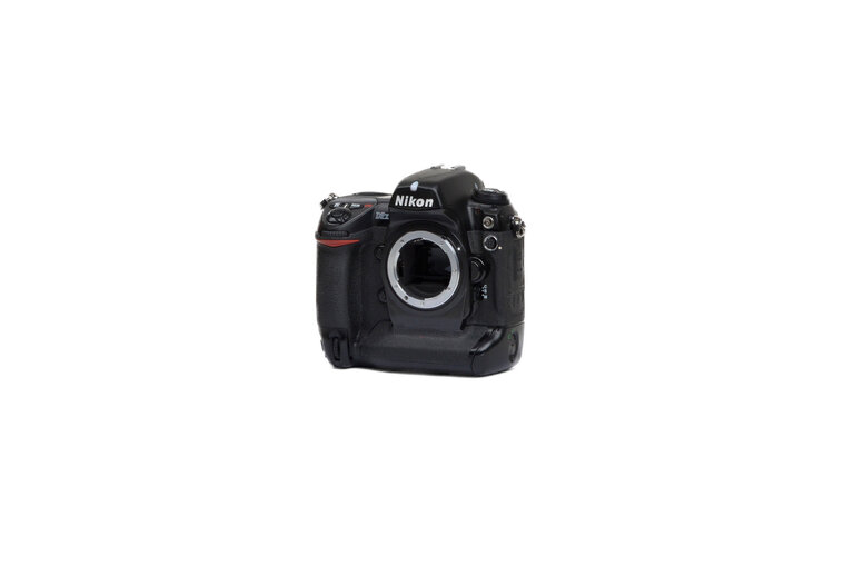 Nikon Nikon D2x DSLR Camera Body + MH-21 Quck Charger
