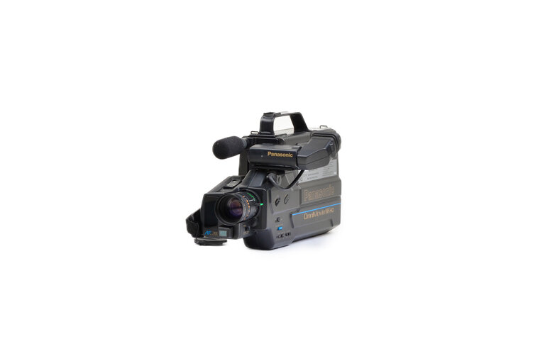 Panasonic Panasonic PV-320 OmniMovie VHS Camcorder (1987)