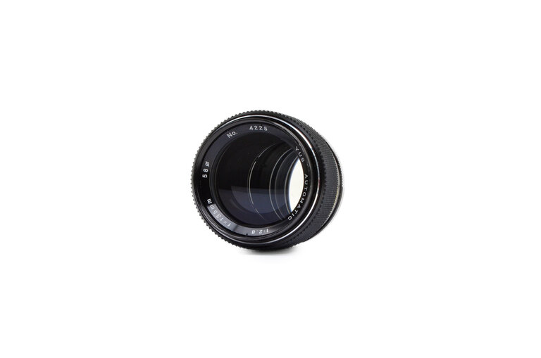 YUS YUS Automatic 135mm f/2.8 Portrait lens
