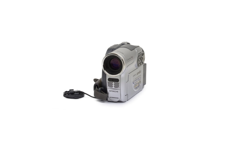 Hitachi Hitachi DZ BX35A DVD Camcorder (kit with Betteries, Charger, AC Adapter, AV out, Strap etc.)