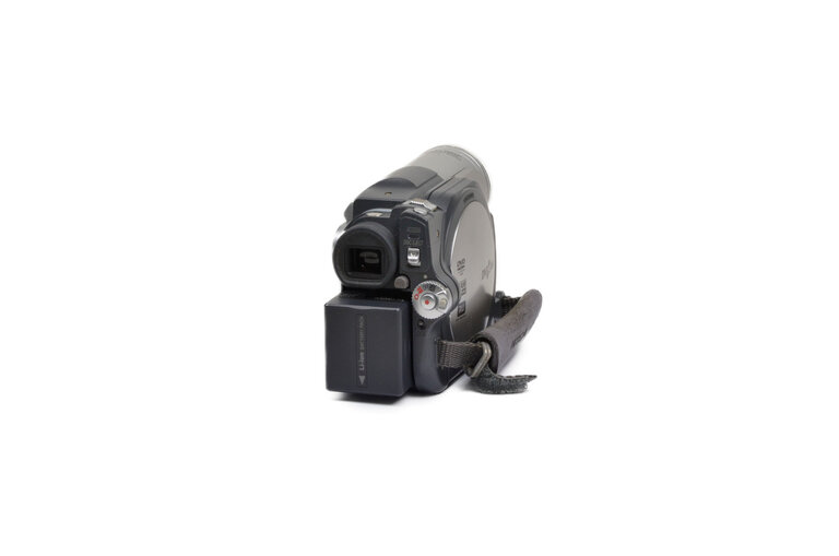 Hitachi Hitachi DZ BX35A DVD Camcorder (kit with Betteries, Charger, AC Adapter, AV out, Strap etc.)