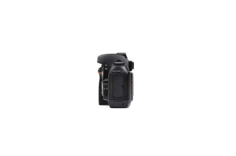 Nikon Nikon D70 DSLR Camera (Body Only)