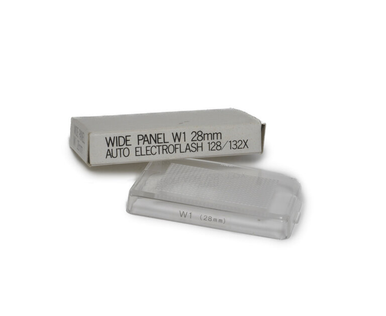 Minolta Minolta Wide Panel W1 28mm Auto Electroflash 128/132x