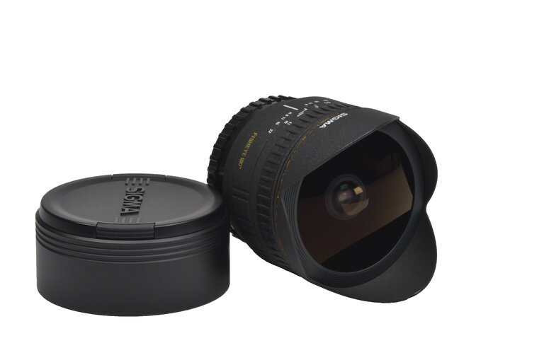 Sigma Sigma 15mm f/2.8 EX Fish-Eye Lens for Canon EOS