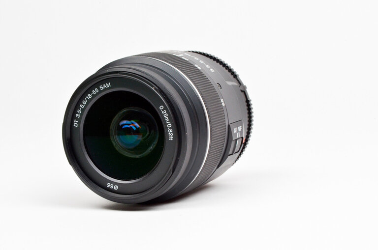 Sony Sony 18-55mm F/3.5-5.6 SAM DSLR lens