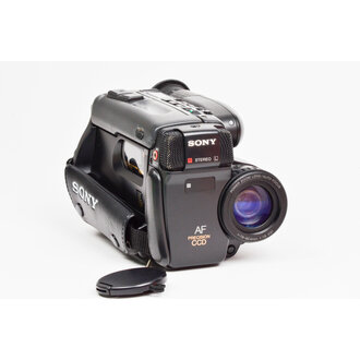 Sony Sony Handycam CCD-TR81 Video Hi8 Camcorder with AC adapter and cables