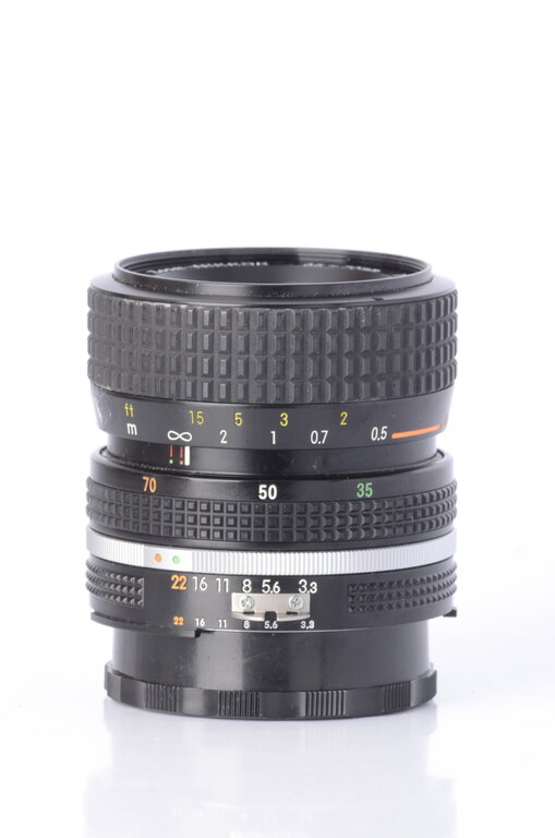 Nikon AF Nikkor 35-70mm f/3.3-4.5 Auto-Focus Zoom Lens for Nikon AF-D Mount