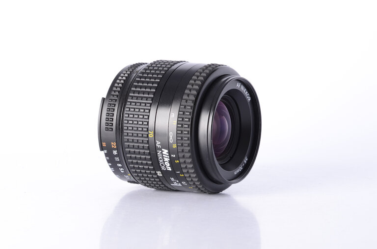 Nikon AF Nikkor 35-70mm f/3.3-4.5 Auto-Focus Zoom Lens for Nikon AF-D Mount