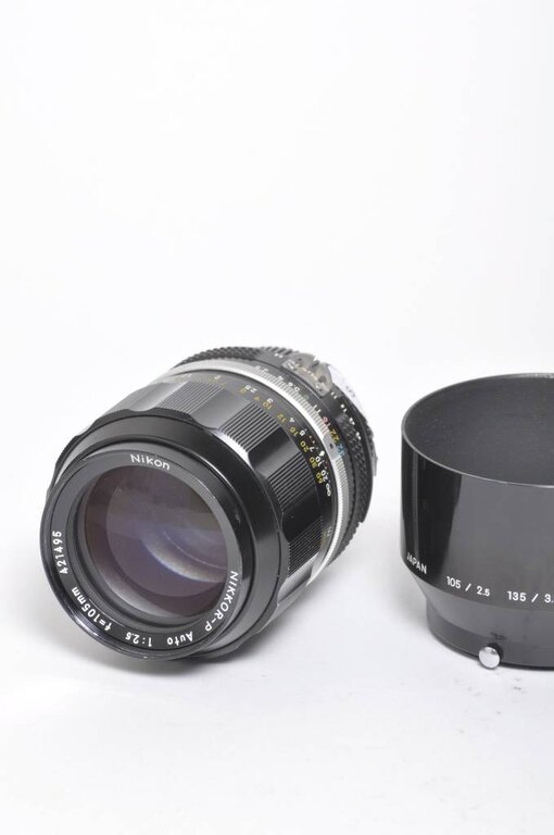 Nikon Nikon Nikkor-P 105mm F2.5 AI w/ HS-4