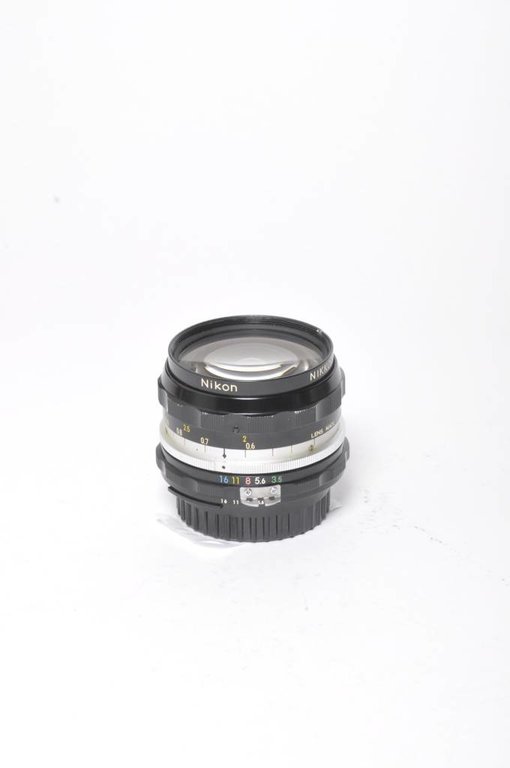 Nikon Nikon Nikkor -H 28mm F/3.5 AI'd