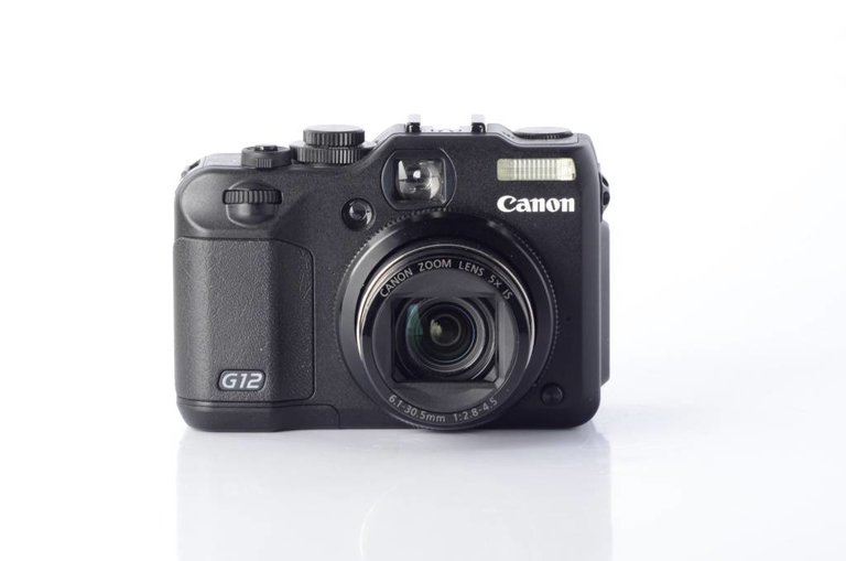 Canon Canon G12 | Premium Lens Digital Camera 10 MP