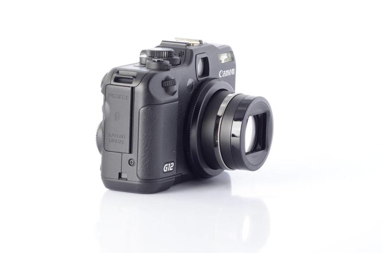 Canon Canon G12 | Premium Lens Digital Camera 10 MP