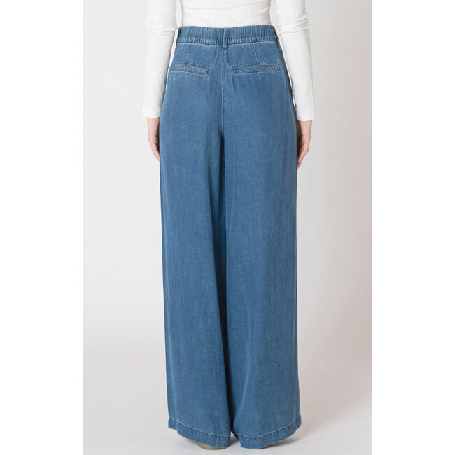 Tori Trouser
