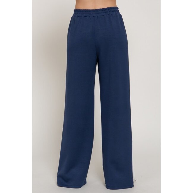 Queen of Hearts Pants