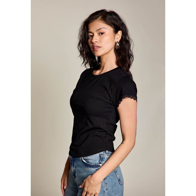 Essential Tee