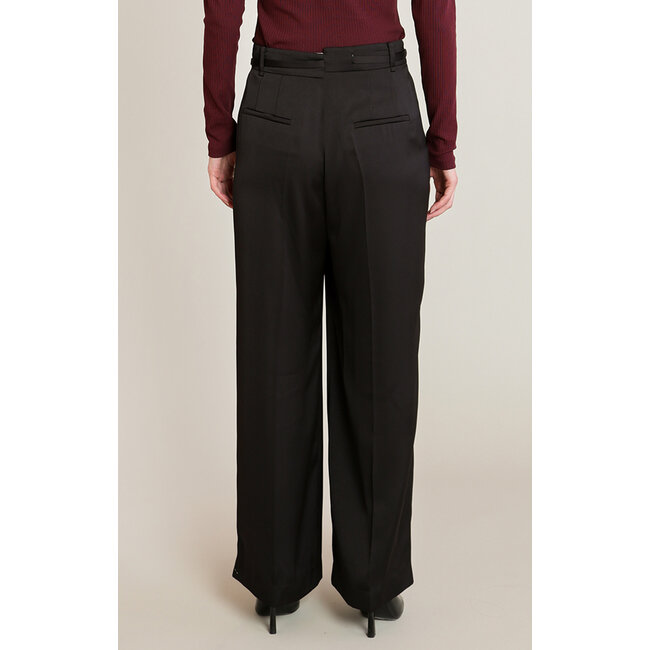 Noir Belted Pants