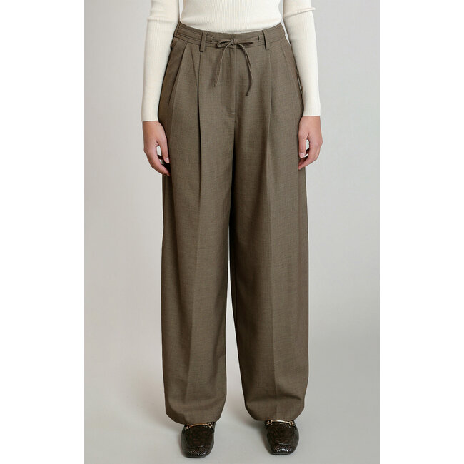 Lenora Pant