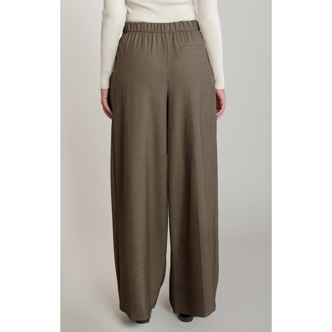 Lenora Pant