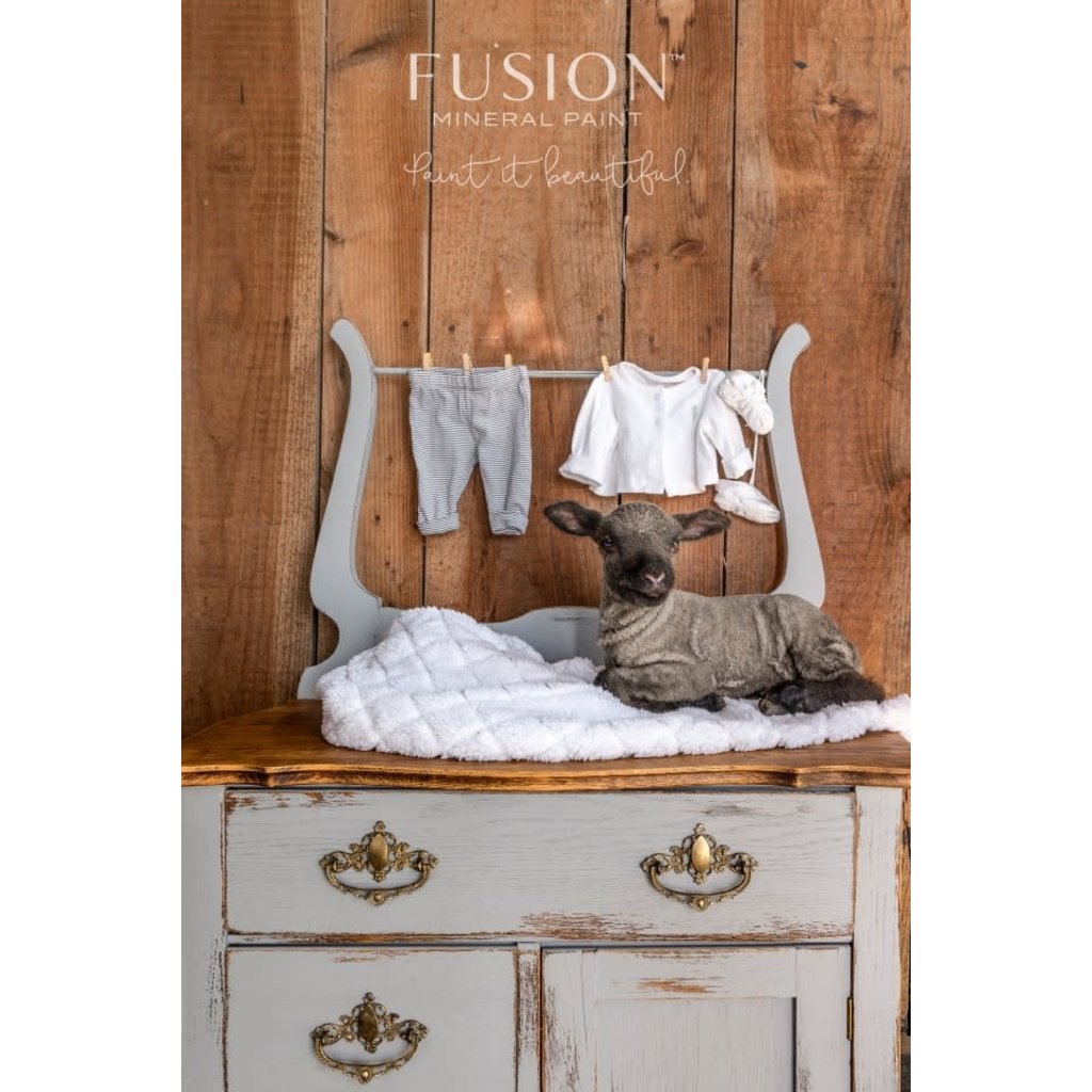 Little Lamb – Fusion Mineral Paint