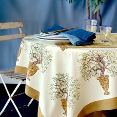 Tablecloths & Runners