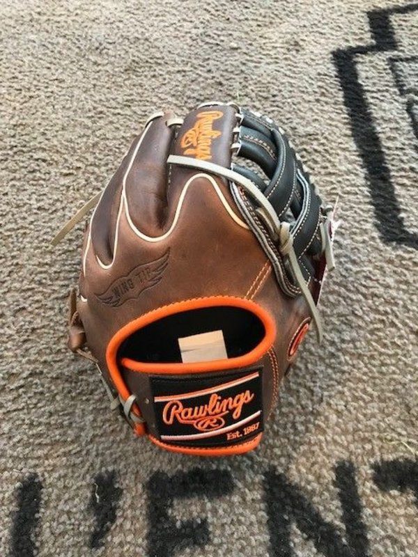 Rawlings Rawlings Gold Glove Club PRO205-6GSlWT 11.75 Inch January 2018 Heart of the Hide Glove of the Month